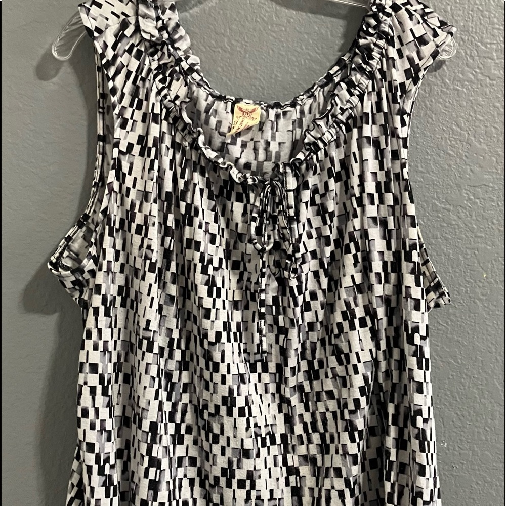 Casual sleeveless cotton shirt